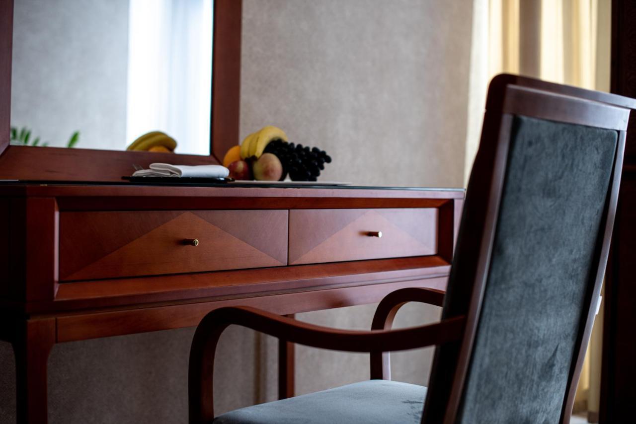 Manor Hotel Tashkent Bagian luar foto